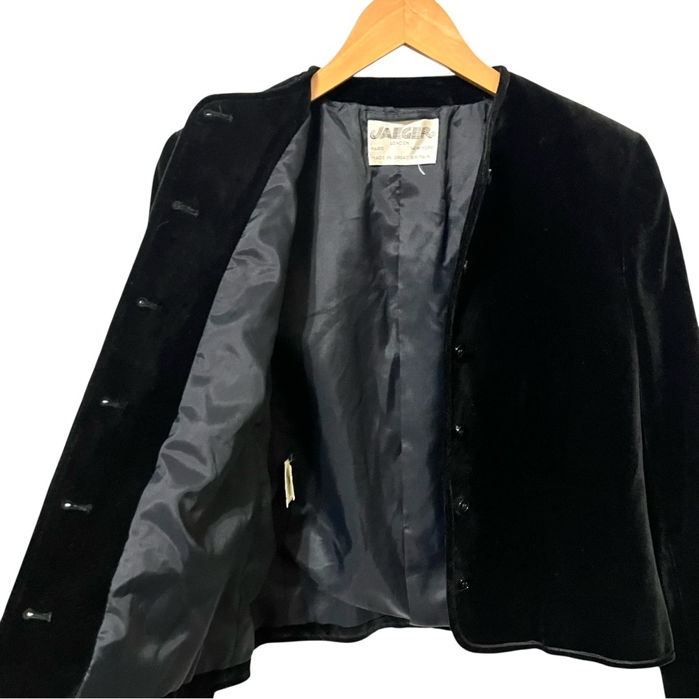 Vintage Jaeger Black Velvet Button Front Blazer Jacket Size Medium - Picture 5 of 11
